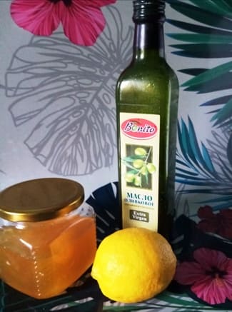 Целебный бальзам из мёда, лимона и оливкового масла.
